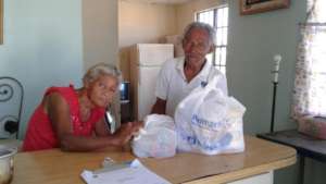 Participants with groceries