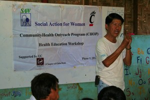 Dr. Htin Zaw leads a CHOP session.