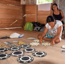 13. Casilda measuring chambira fiber hot pad