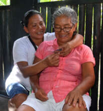Doilith teaching an artisan from Chino