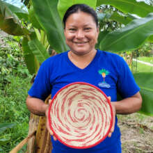 Estelita with chambira basket at Chino