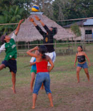 Volleyball game at Brillo Nuevo