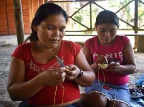 Maijuna artisans at workshop in Sucusari
