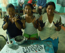 Bora women from Brillo Nuevo and copal incense