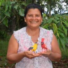 Paquita - artisan from Amazonas with woven birds