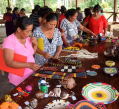 Artisan craft sharing fair: woven guitar straps