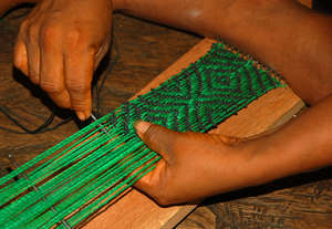 Weaving a chambira anaconda style guitar strap