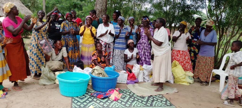 Amoni Project providing food and school supplies.