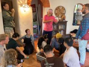 Explaining how to set up your own worm bin