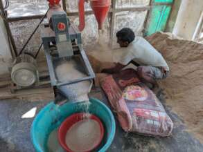 Milling rice using the Off-Grid solar power
