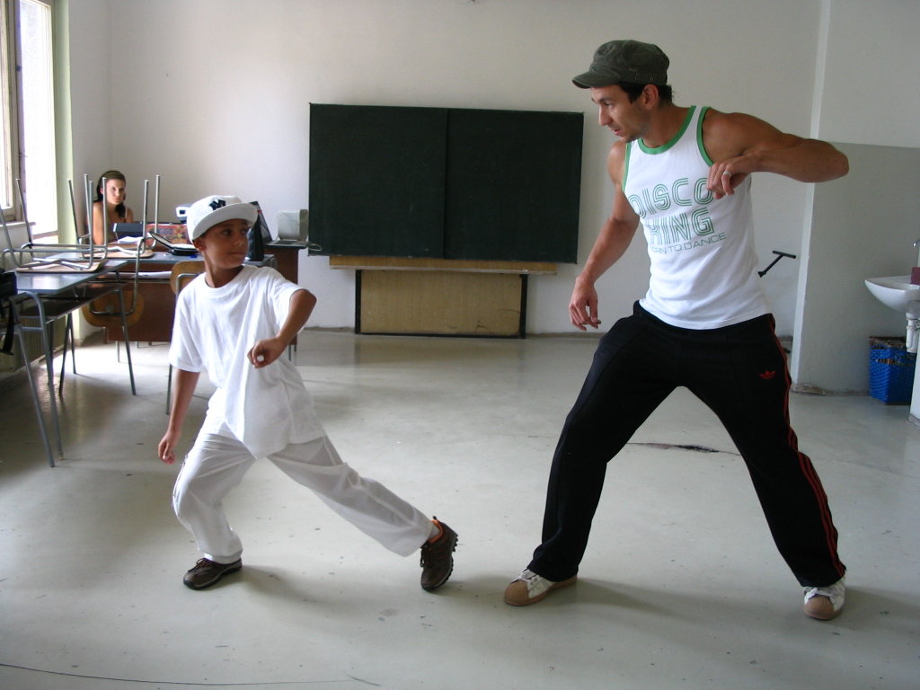 Provide education for talented Roma children