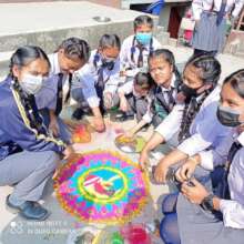 Students making colorful arts.