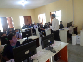 Students learning in Computer