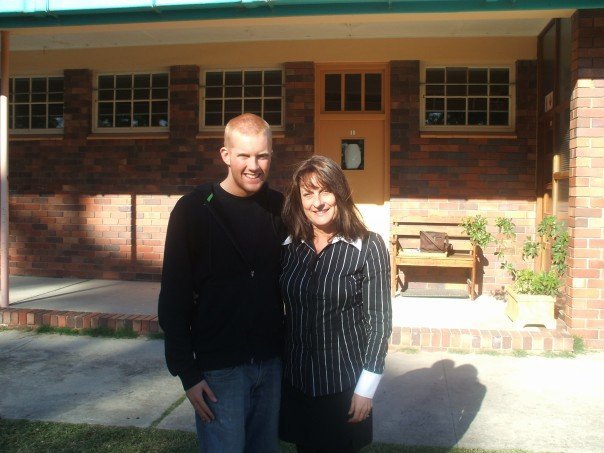 Access to primary education with school supplies!