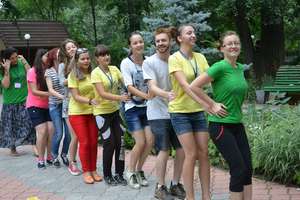 SSL participants in a teambuilding activity