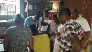 Les Anglais locals re-registering as customers