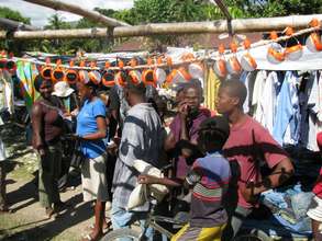Eneji Pwop at the marketplace