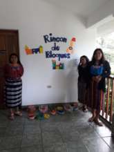 Lili, Gloria and Maria in the center of blocks