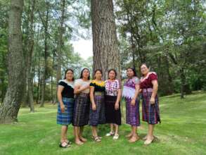 Eli, Joseline, Delsy, Maria, Angelica and Lidia