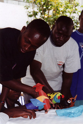 "Puppets against-abuse" in Kinshasa