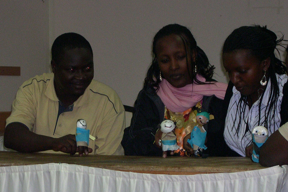 "Puppets against-abuse" in Kinshasa