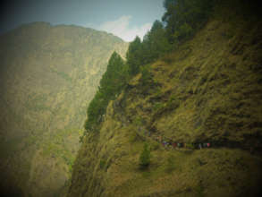 HHC volunteers trek over passes of up to 14,000 ft