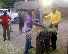 Djems helping Aquilas during demonstration at Tilo