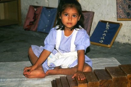 Give poor kids in Salvador & Honduras a chance
