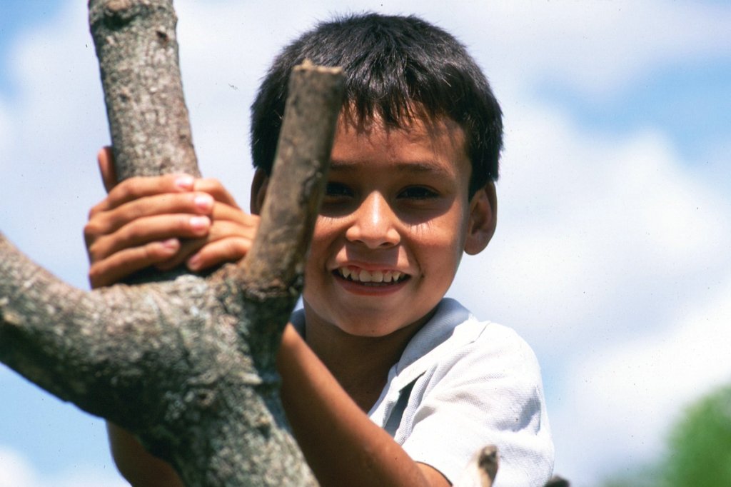 Give poor kids in Salvador & Honduras a chance