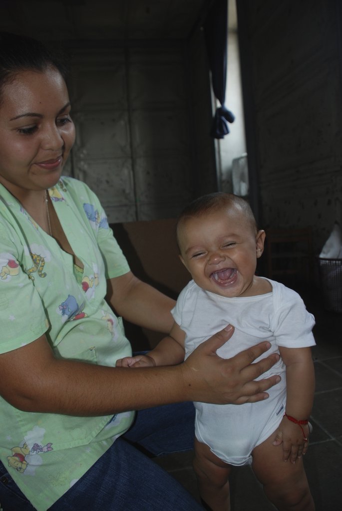 Give poor kids in Salvador & Honduras a chance