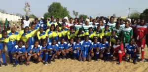 Group photo at a Saturday clinic in Thies!