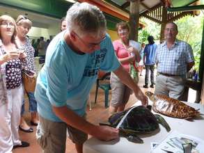 Mission Beach volunteers learn stranding response