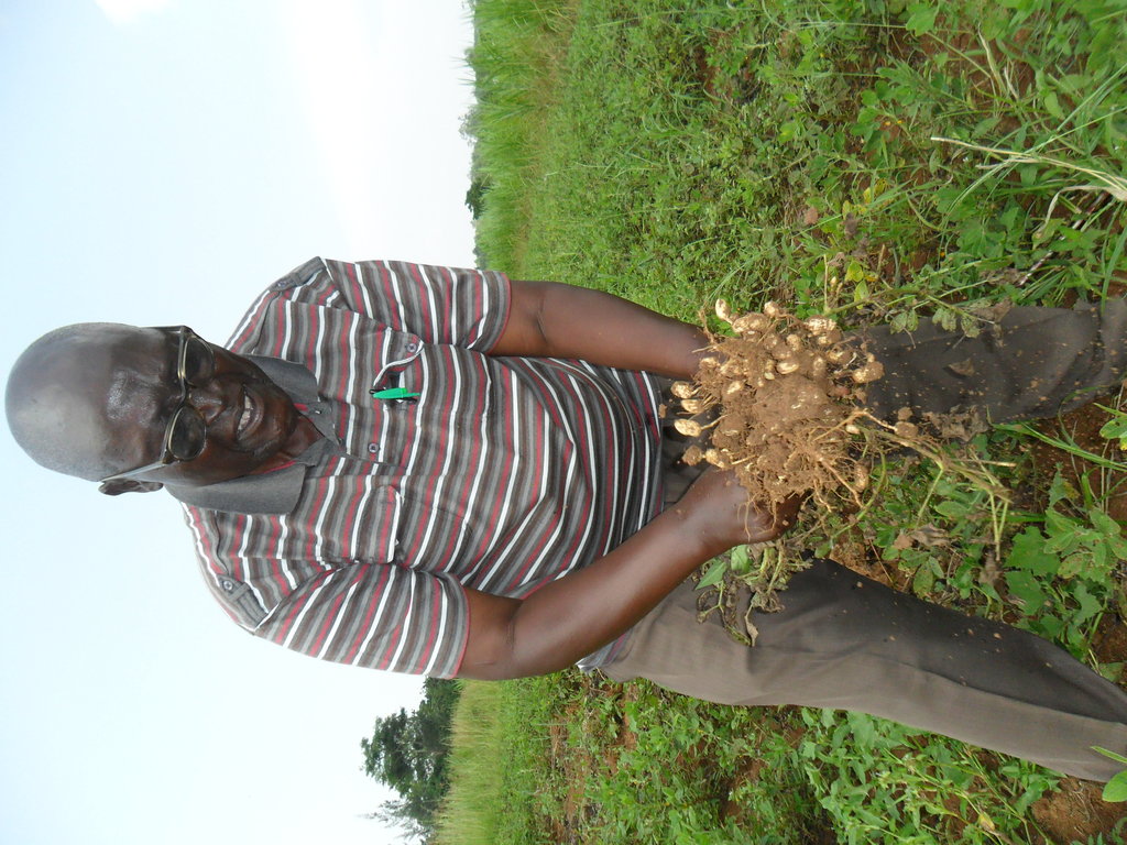 support local knowledge by mentoring kenyan youth