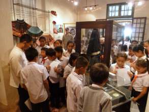Grades 4 and 5 from Pakuoneg school visit TAEC