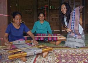 Khoun with Katu artisans using backstrap looms.