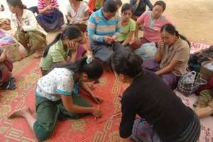 Handicraft training with ethnic artisans