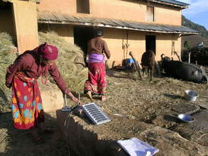 Housewife charging solar tuki