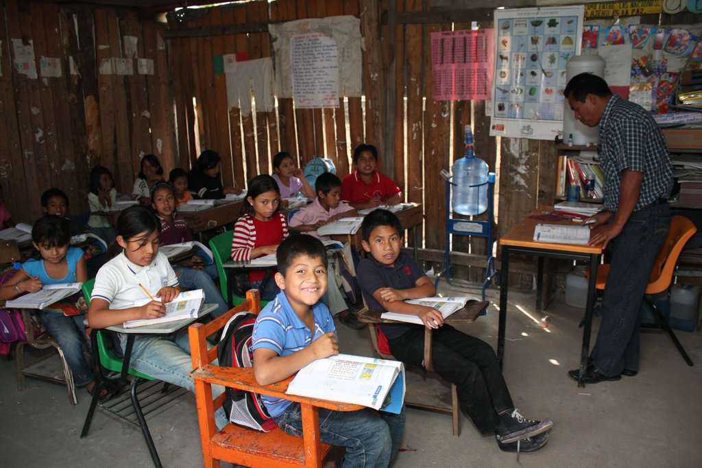 Help marginalized Mexican children and teenagers