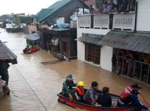 Rescue boats in action in South Libis