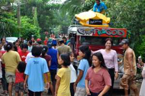 The whole community greeted the last rescue boat