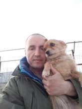 Marius with a shelter dog