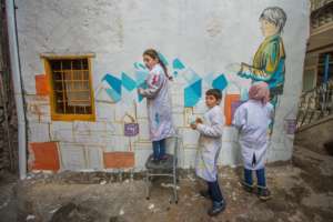 Syrian children participate in art therapy