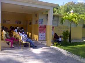 patients in the outdoor waiting area