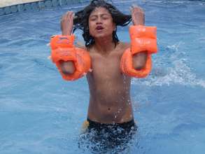 Swimming lessons in Ecuador