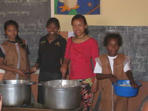 Meal time at Akany Tafita