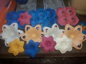 Maralexia's flower crafts.