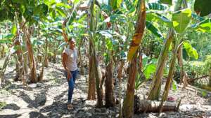 Osneylin on her land.