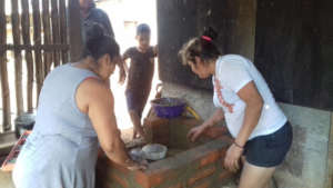 Maria Magdalena builds her oven