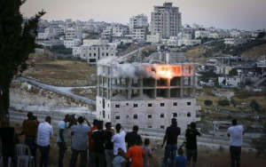 Apt bldg demolished in Wadi Hummus, E. Jerusalem
