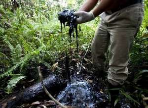 Oil in the Amazon remains with no clean up